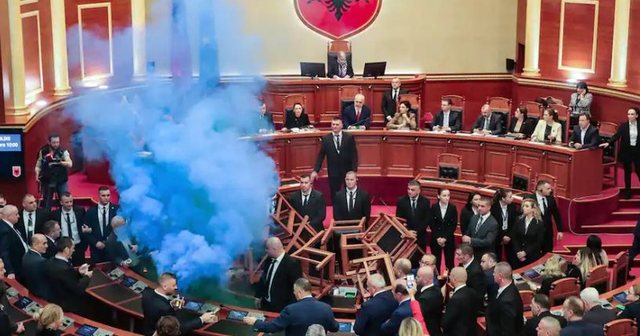 “Opozita e Opozitës” – Alibia që po mban në këmbë pushtetin