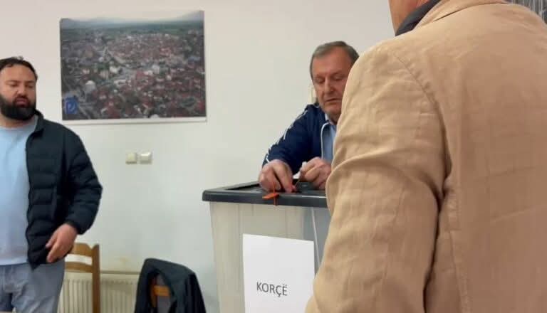 TENSION DHE AKUZA PËR MANIPULIM, MBYLLET PA NISUR PROCESI ZGJEDHOR NË PD KORÇË
