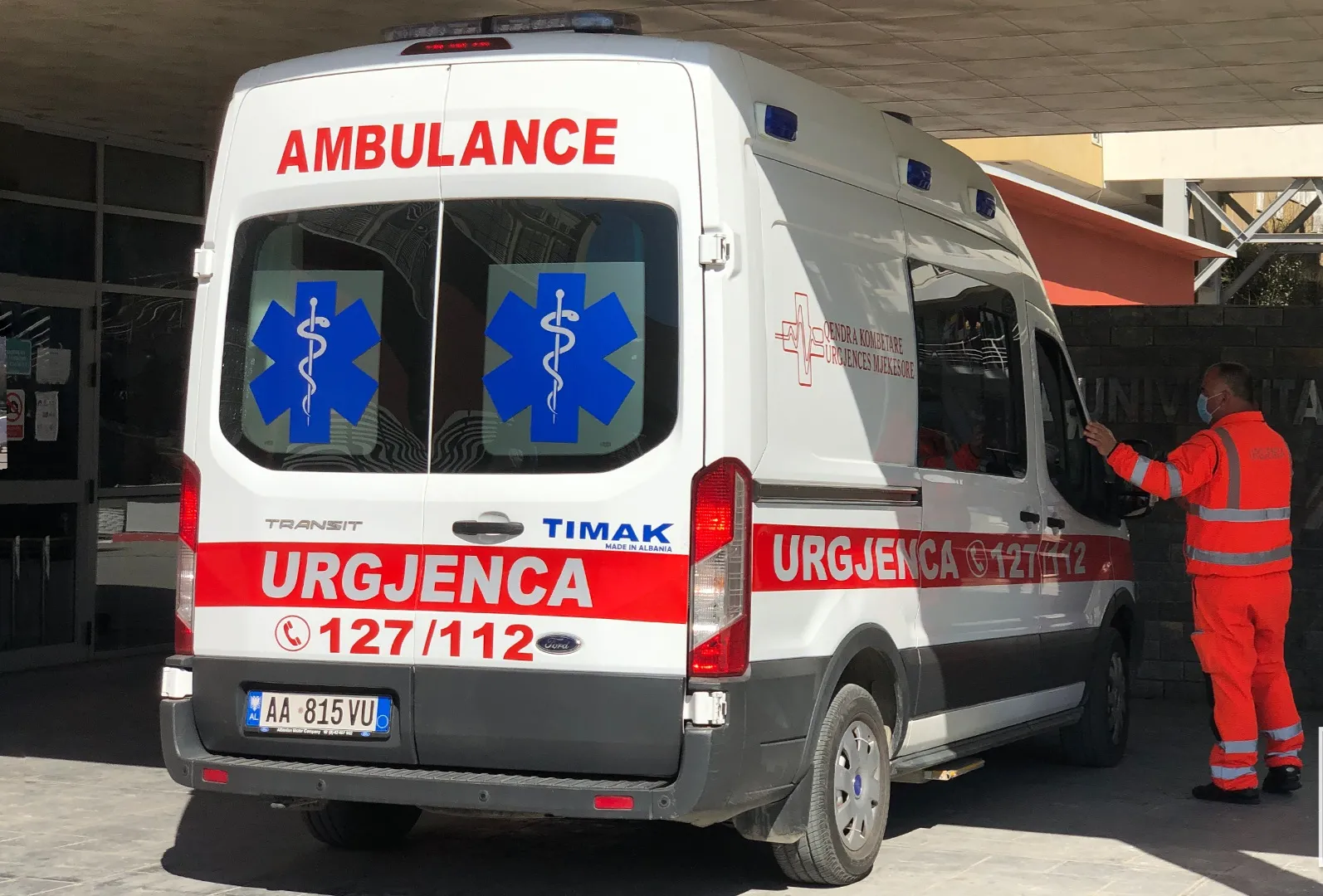 KORÇË/ GJENDET E PAJETË NJË GRUA E MOSHUAR NË BANESË