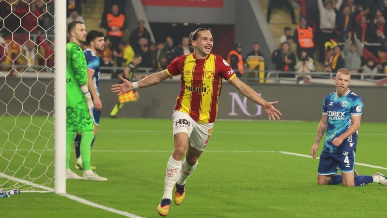 TURQIA NUK E THËRRET FUTBOLLISTIN, I HAPET RRUGA KOMBËTARES SHQIPTARE