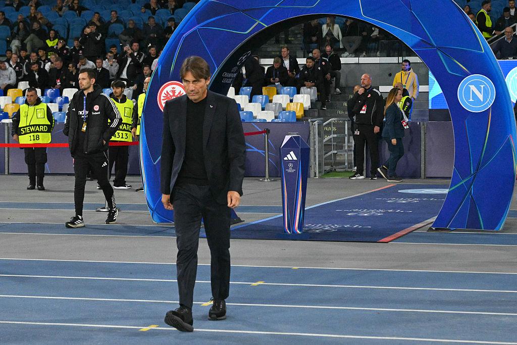 ANTONIO CONTE LARGOHET ZYRTARISHT NGA NAPOLI