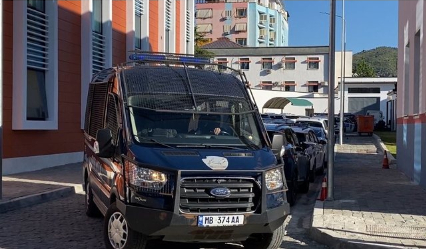 Detaje nga operacioni anti-drogë në Elbasan, arrestohet 10 persona, tetë të tjerë në kërkim