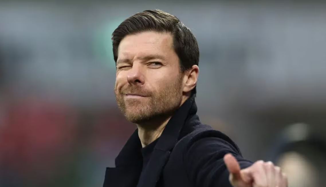 XABI ALONSO NË RADARËT E EKIPIT BRITANIK, MERKATOJA E VERËS MUND TË RIKTHEJË TRAJNERIN SPANJOLL NË STOL