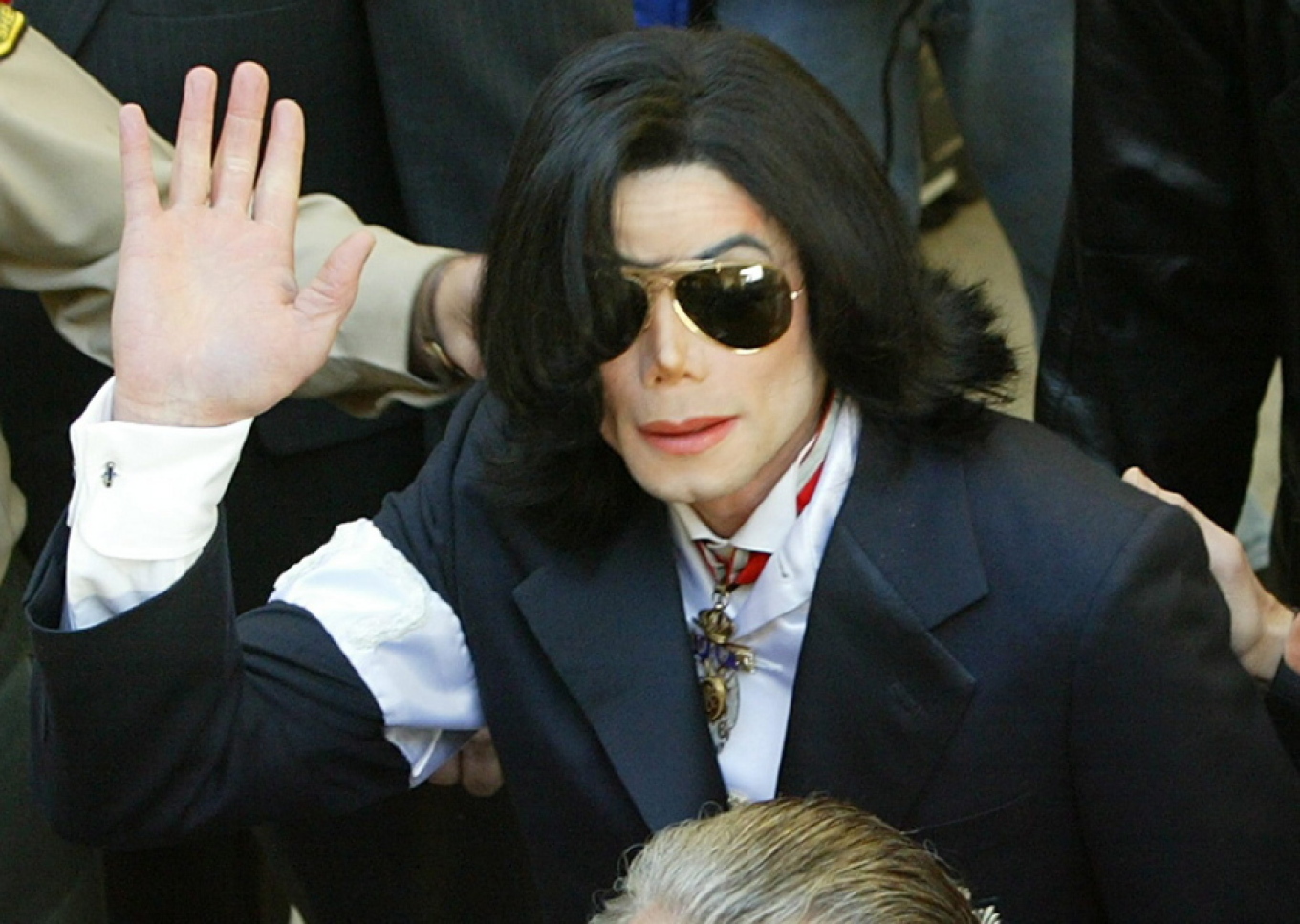 PRODUCENTI DEKLARON: “MICHAEL JACKSON KA QENË VIKTIMË E ABUZIMIT SEKSUAL NË FËMIJËRI”
