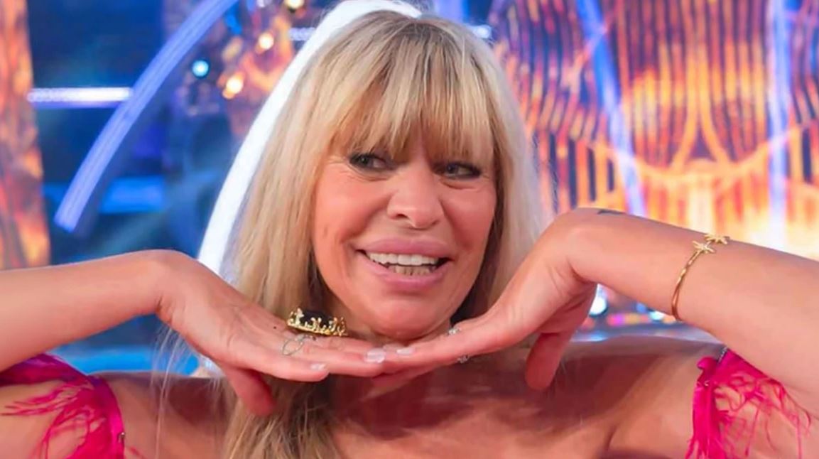 MBESA E DUÇES FITON “GRANDE FRATELLO VIP” NË ITALI