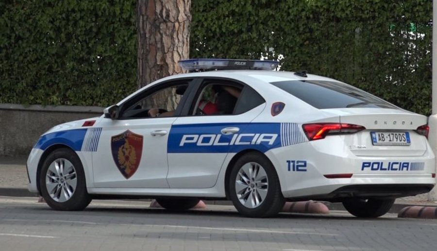 TË SHTËNA ME ARMË NË SHKODËR, DY FQINJ PËRPLASEN DHE POLICIA SEKUESTRON KALLASHNIKOV E TRITOL