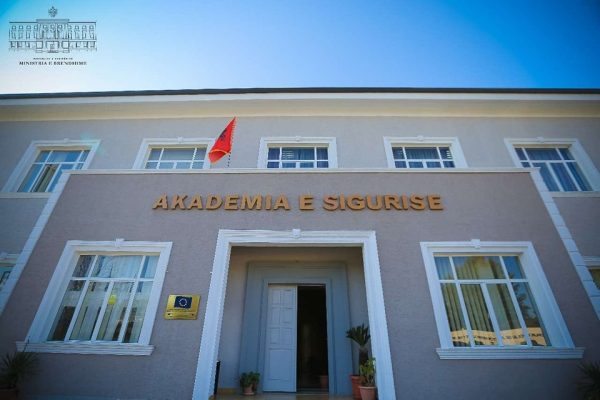 AKU MERR MOSTRA USHQIMORE PËR ANALIZA/ DYSHIME PËR HELMIM