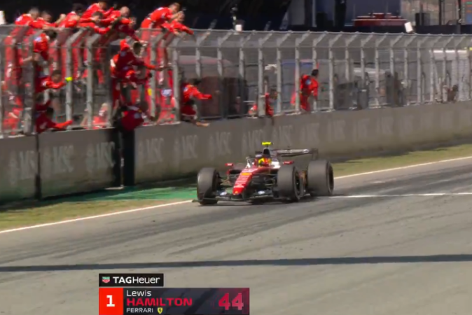 HAMILTON TRIUMFON ME FERRARIN NË BARCELONË, BRITANIKU SHKRUAN HISTORINË NË FORMULA 1