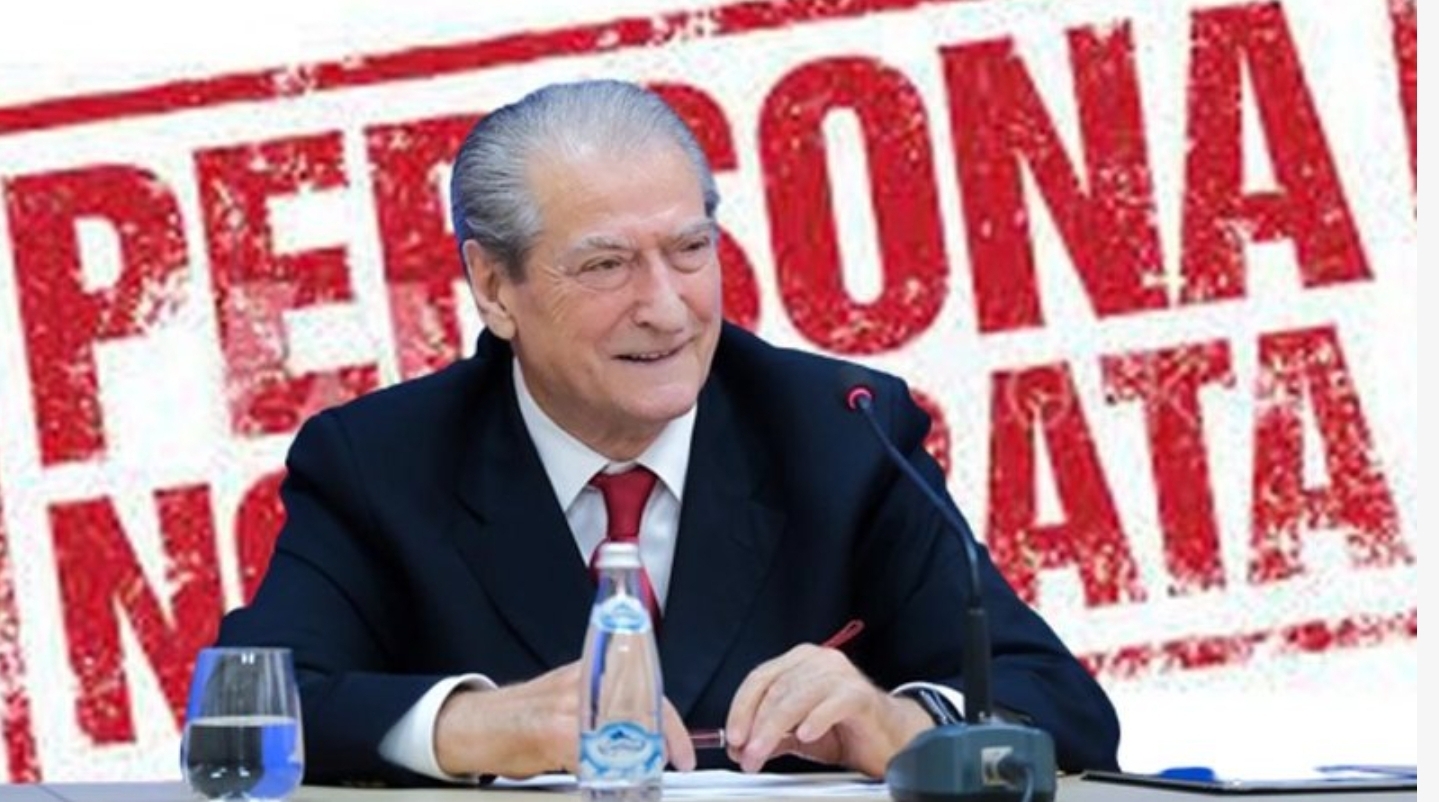 SHBA E FUTI BERISHËN NË UDHËKRYQ DHE AI RA NË KURTHIN QË NGRITI VETË