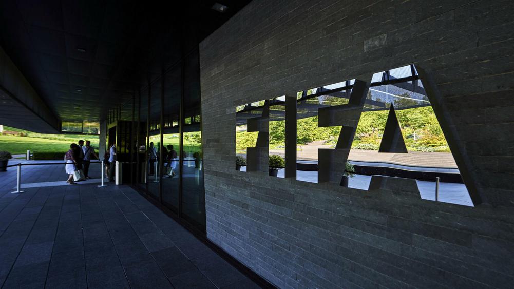 FIFA NDRYSHON RREGULLAT E TRANSFERIMEVE NGA 2027, KLAUZOLA E LARGIMIT DHE PËRFITIME PËR LOJTARËT