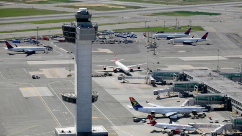 FAA HETON PËRPLASJEN E DYSHUAR MES NJË AVIONI JETBLUE DHE NJË DRONI PRANË AEROPORTIT JFK