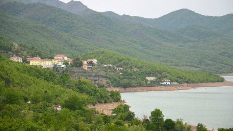 VAZHDOJNË KËRKIMET NË LIQENIN E ULZËS PËR 37-VJEÇARIN E DYSHUAR TË MBYTUR