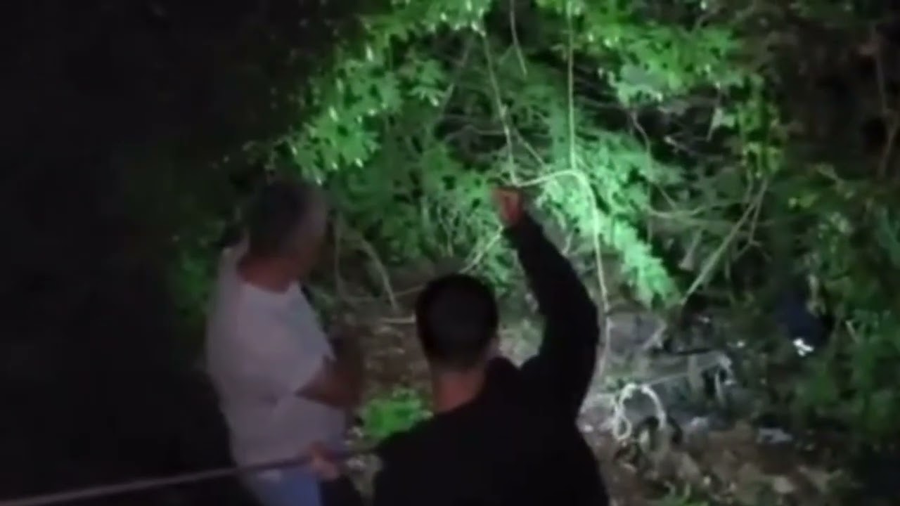 AKSIDENT PRANË SYRIT TË KALTËR, DY TURISTË BIEN ME MOTOR NGA 15 METRA LARTËSI