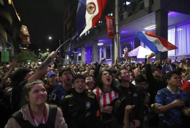 PARAGUAI SHPALL FESTË KOMBËTARE PAS ELIMINIMIT TË GJERMANISË NGA KUPA E BOTËS