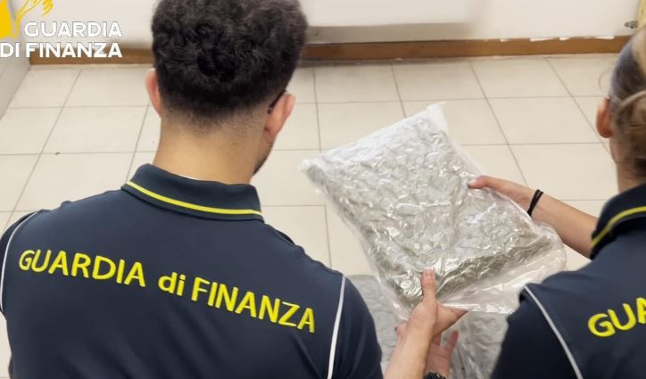 ITALI/ GODITET RRJET DROGE, ARRESTOHEN NJË SHQIPTAR DHE NJË ITALIAN