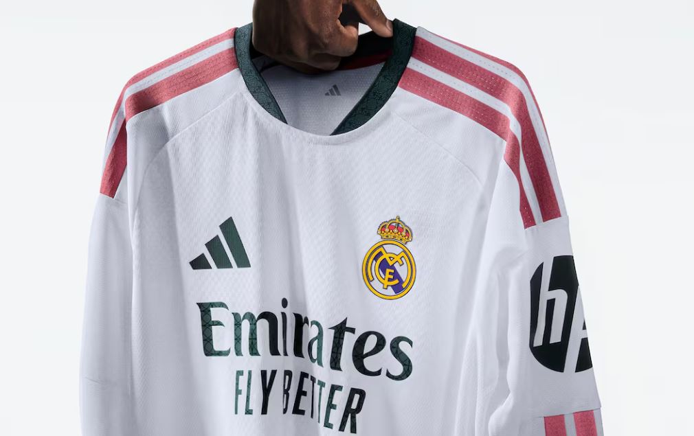 REAL MADRIDI PREZANTON FANELLËN E RE TË SHTËPISË PËR SEZONIN 2026/27, DIZAJN I VEÇANTË ME NGJYRA TË REJA