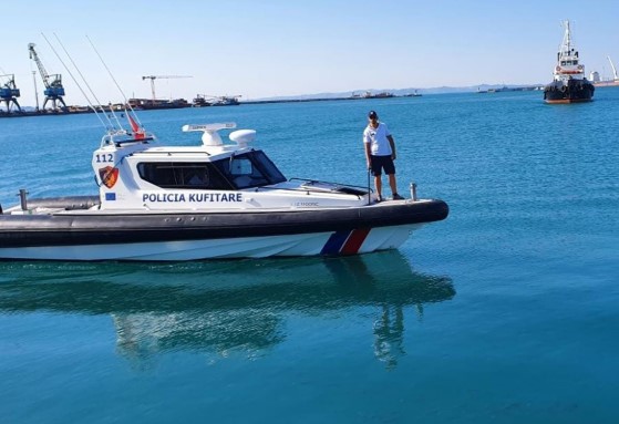 NXIRRET NGA DETI MJETI I AKSIDENTIT TRAGJIK NË KSAMIL, BLLOKOHEN EDHE 8 MJETE TË TJERA UJORE
