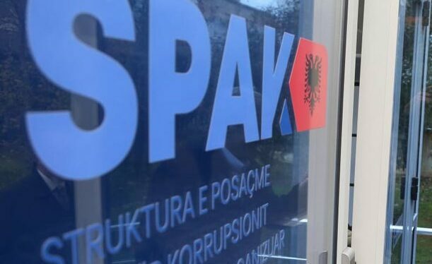 AMP EKZEKUTON MASA SIGURIE NDAJ TRE ISH-ZYRTARËVE NË ELBASAN