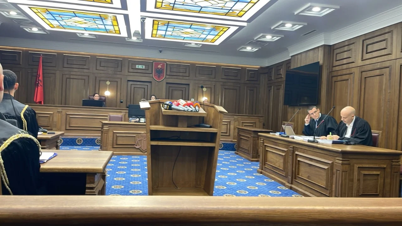 GJKKO RRËZON KËRKESAT E ERION VELIAJT, SHTYHET SEANCA PËR 23 QERSHOR