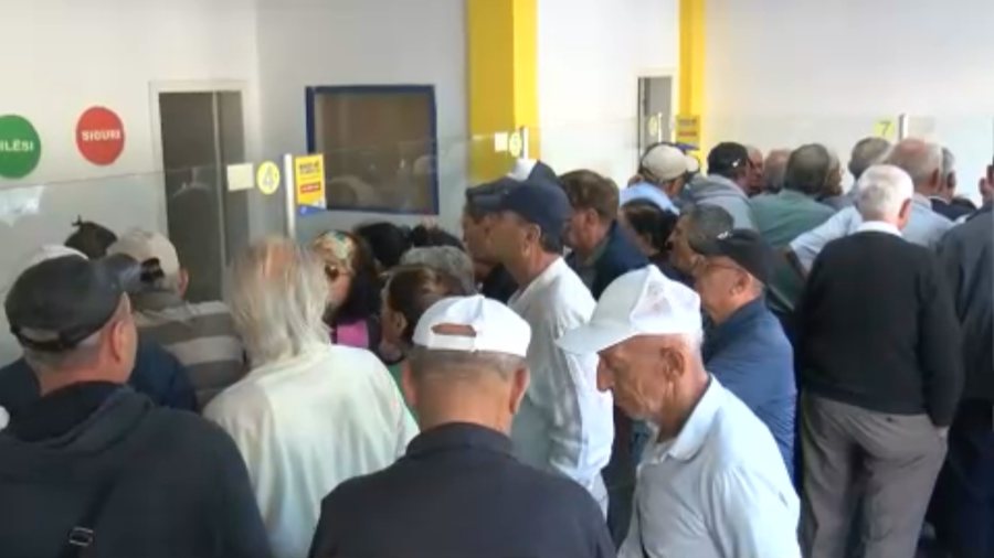 ISSH ZGJAT PËRKOHËSISHT PAGESAT, PENSIONISTËT MUND TË TËRHEQIN SHPËRBLIMIN E FUNDVITIT DERI MË 30 QERSHOR