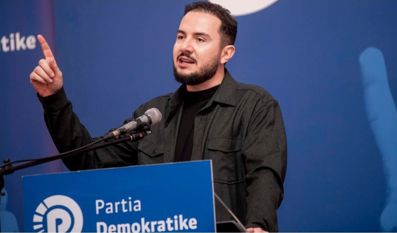 “Deputetët e PD kërkuan të merrnin pjesë në Parlament, Berisha nuk i lejoi” – Salianji: Po mbron marrëveshjen me aleatin e tij, Ramën! Ka dy pazare në kurriz të opozitës dhe qytetarëve