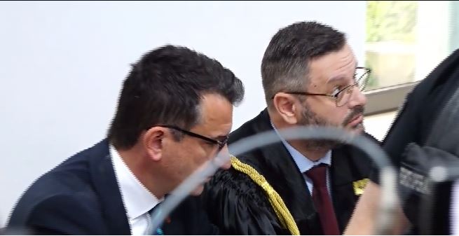 GJYKATA KUSHTETUESE SHFUQIZON PJESËRISHT VENDIMIN PËR ERION VELIAJN, ÇËSHTJA KTHEHET NË GJYKATËN E LARTË