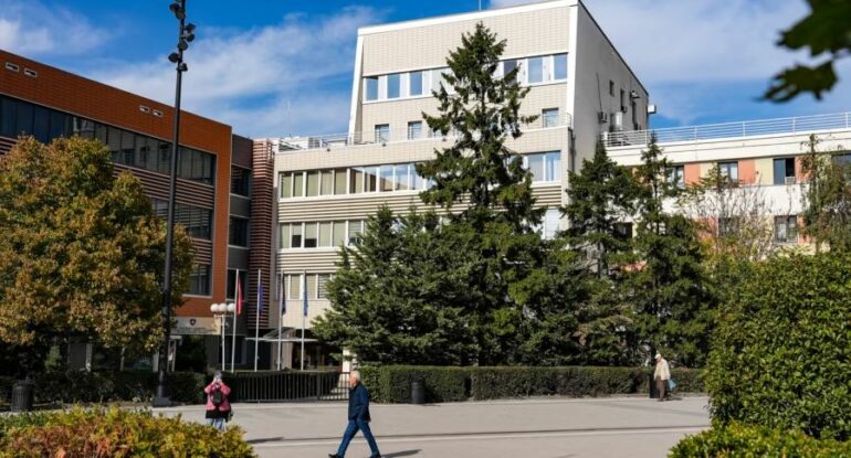 KOSOVË/ PARTITË PA MARRËVESHJE PËR PRESIDENTIN E RI, AFATI 6 TETORI