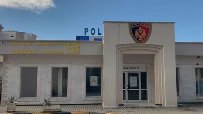 DHUNOI SEKSUALISHT NJË GRUA DHE I VODHI PARATË, POLICIA SHPALL NË KËRKIM 43-VJEÇARIN NË VLORË