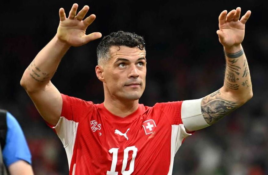 GRANIT XHAKA PËRBALLET ME PASOJA TË MUNDSHME PAS HETIMIT PËR CERTIFIKATËN E VAKSINIMIT